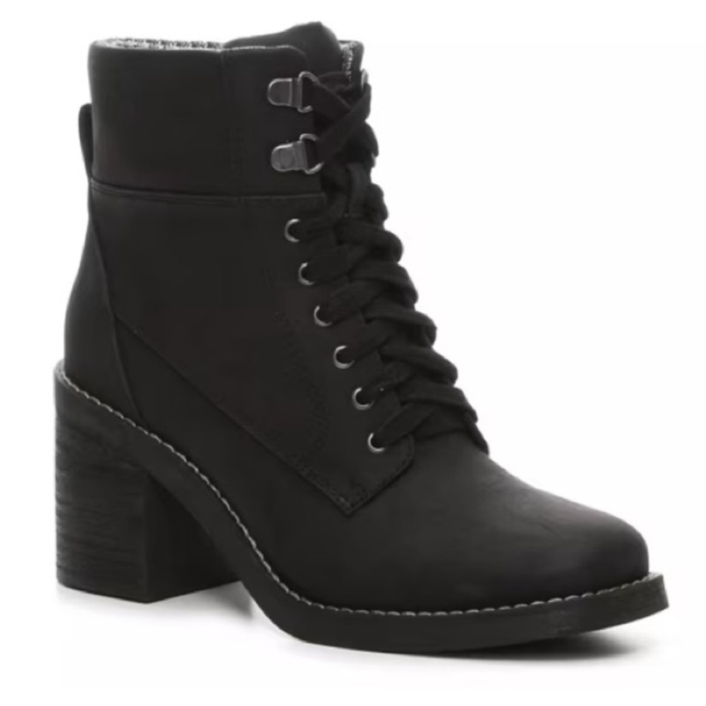 NWT Crown Vintage Black Suede Holliss Boots